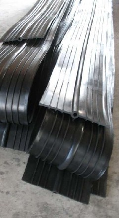 衡水榮威橡膠廠專業(yè)背貼式橡膠止水帶儲存與包裝方法及用途詳解